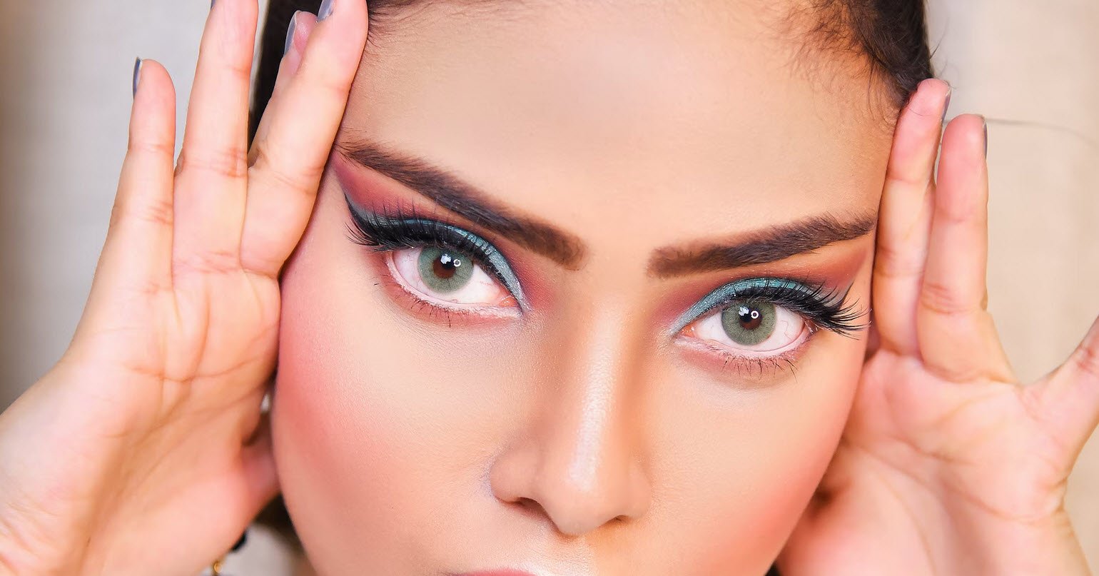 Important Things To Know When Doing Makeup For Photography - Life Hyme